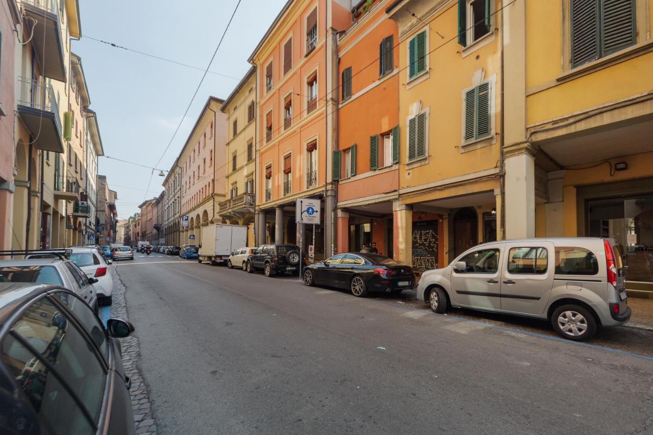 San Felice Colourful Studio Apartment Bologna Exterior photo